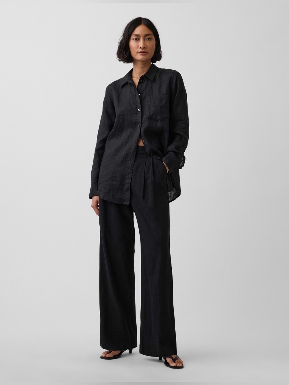 Like new Gap 365 High Rise Linen Blend Trousers in Black, size 4.
